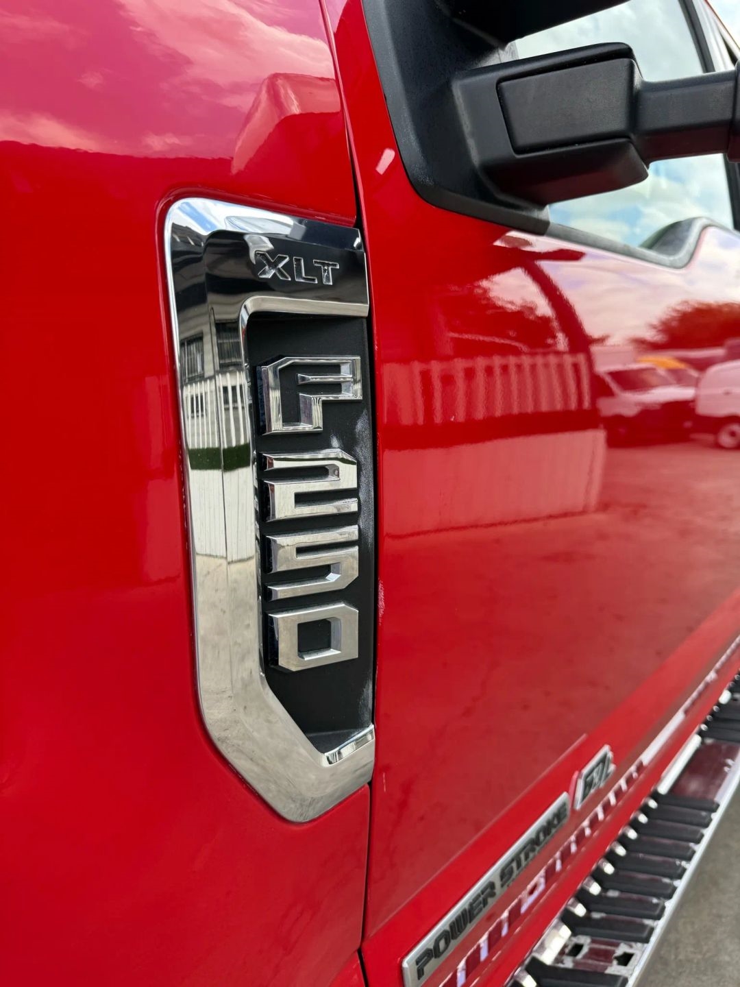 Ford Super Duty F-250 SRW King Ranch 4WD Crew Cab 8' Box 2017