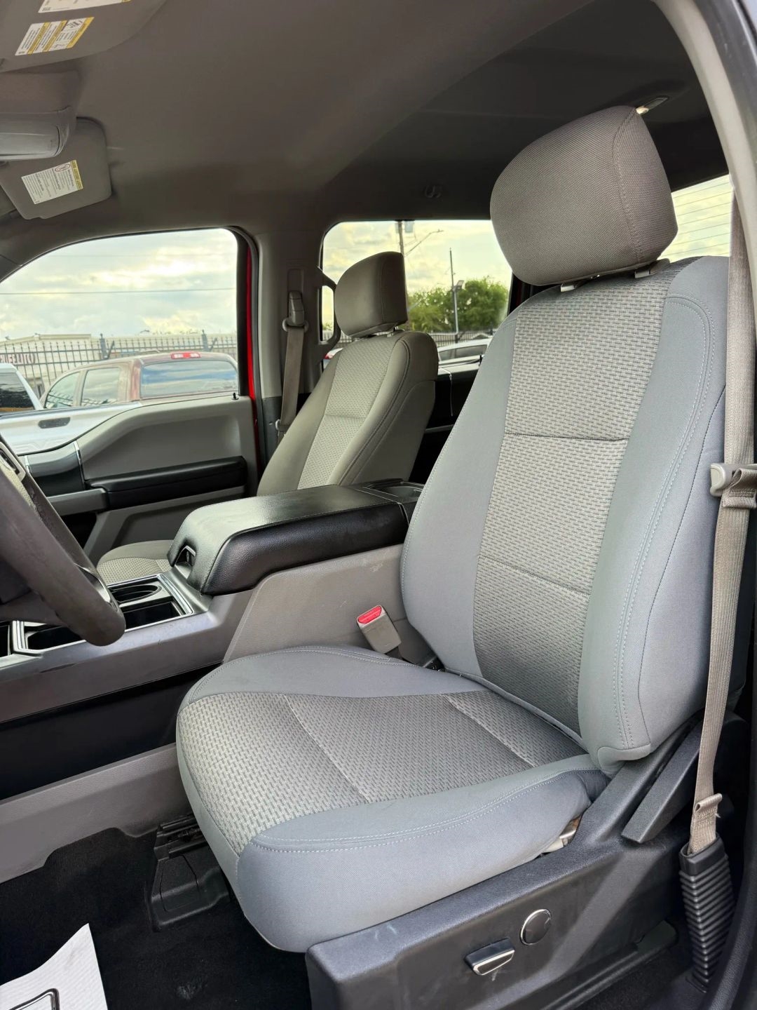 Ford Super Duty F-250 SRW King Ranch 4WD Crew Cab 8' Box 2017