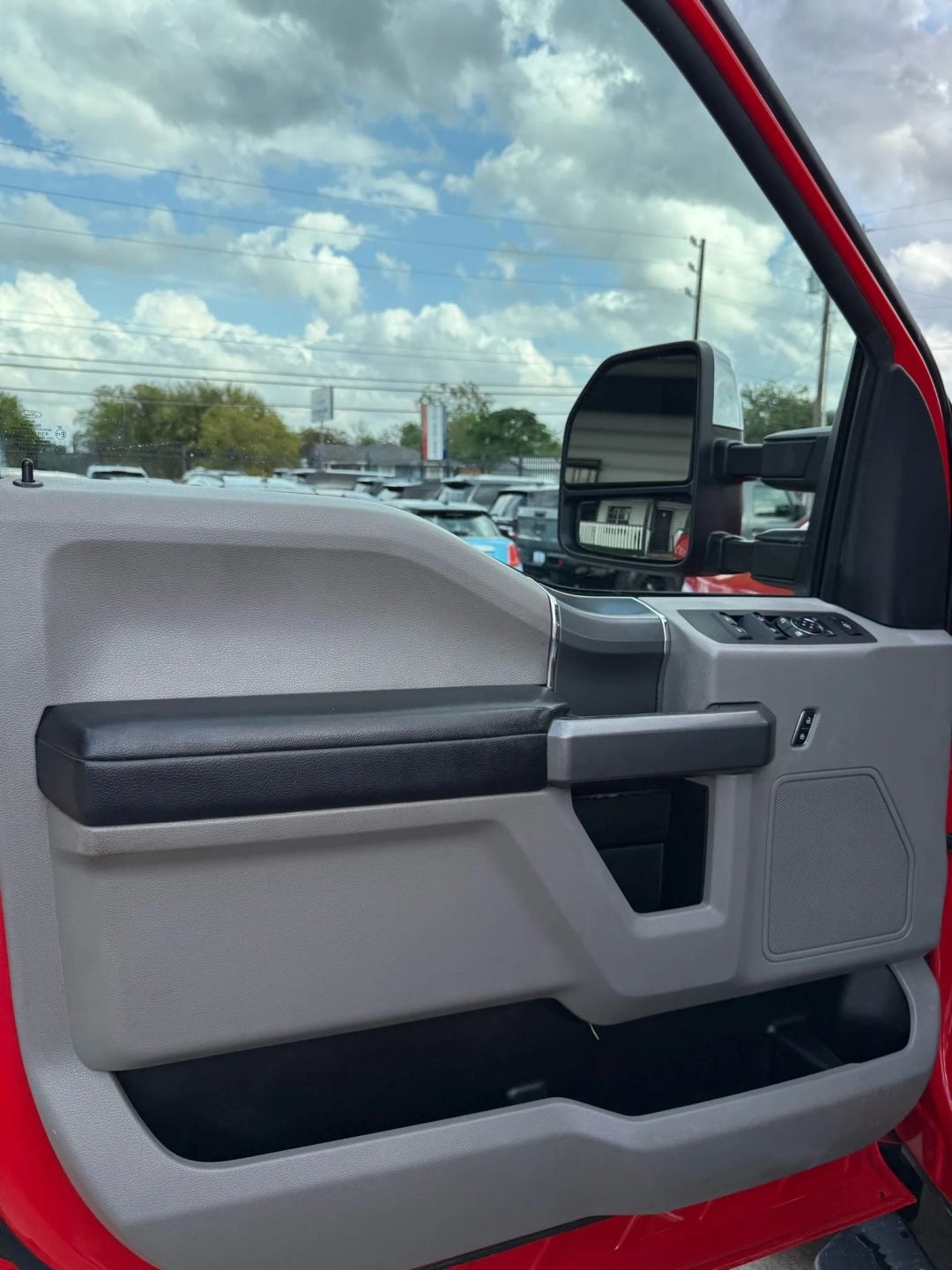 Ford Super Duty F-250 SRW King Ranch 4WD Crew Cab 8' Box 2017