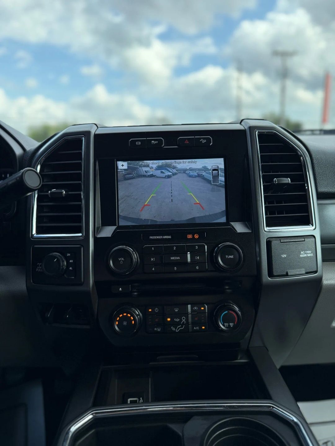Ford Super Duty F-250 SRW King Ranch 4WD Crew Cab 8' Box 2017