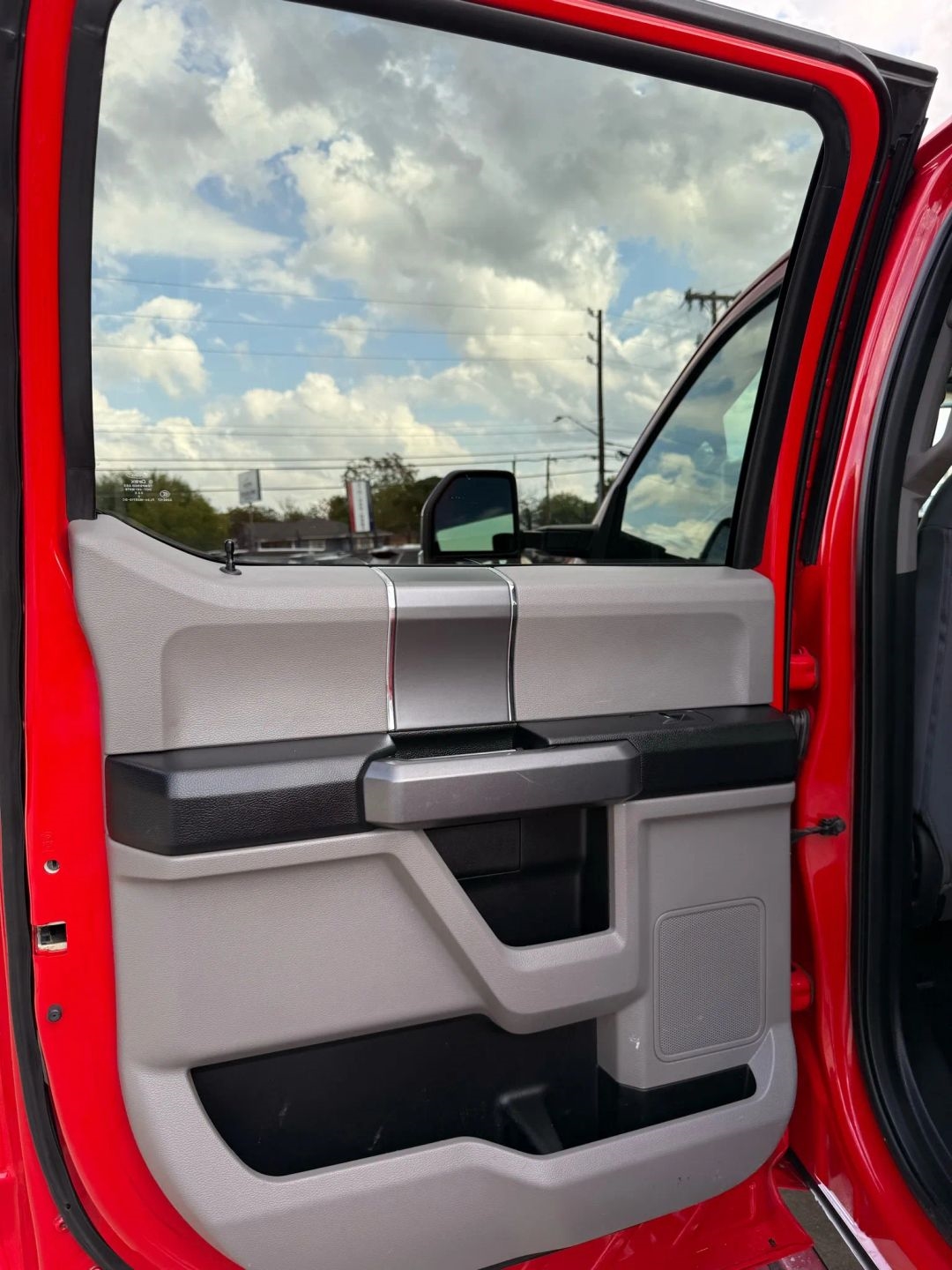 Ford Super Duty F-250 SRW King Ranch 4WD Crew Cab 8' Box 2017