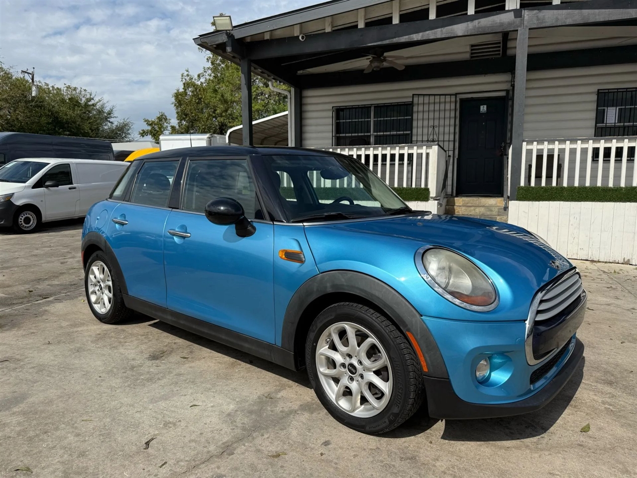 MINI Cooper Hardtop 4 Door 4dr HB 2015