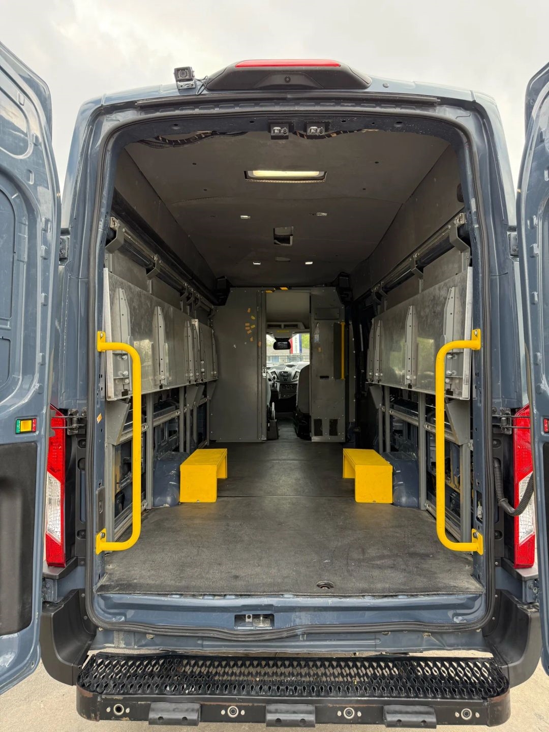 Ford Transit Van T-250 148" EL Hi Rf 9000 GVWR Sliding RH Dr 2019