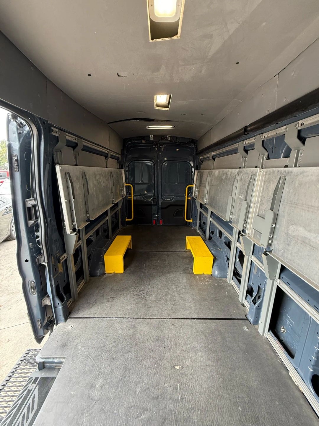 Ford Transit Van T-250 148" EL Hi Rf 9000 GVWR Sliding RH Dr 2019