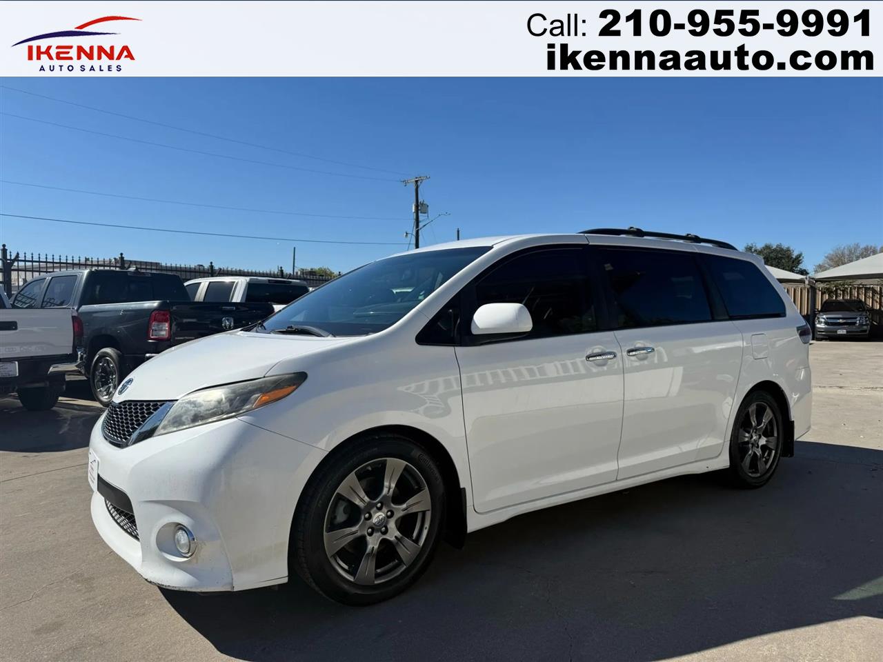 2017 Toyota Sienna SE FWD 8-Passenger (Natl)