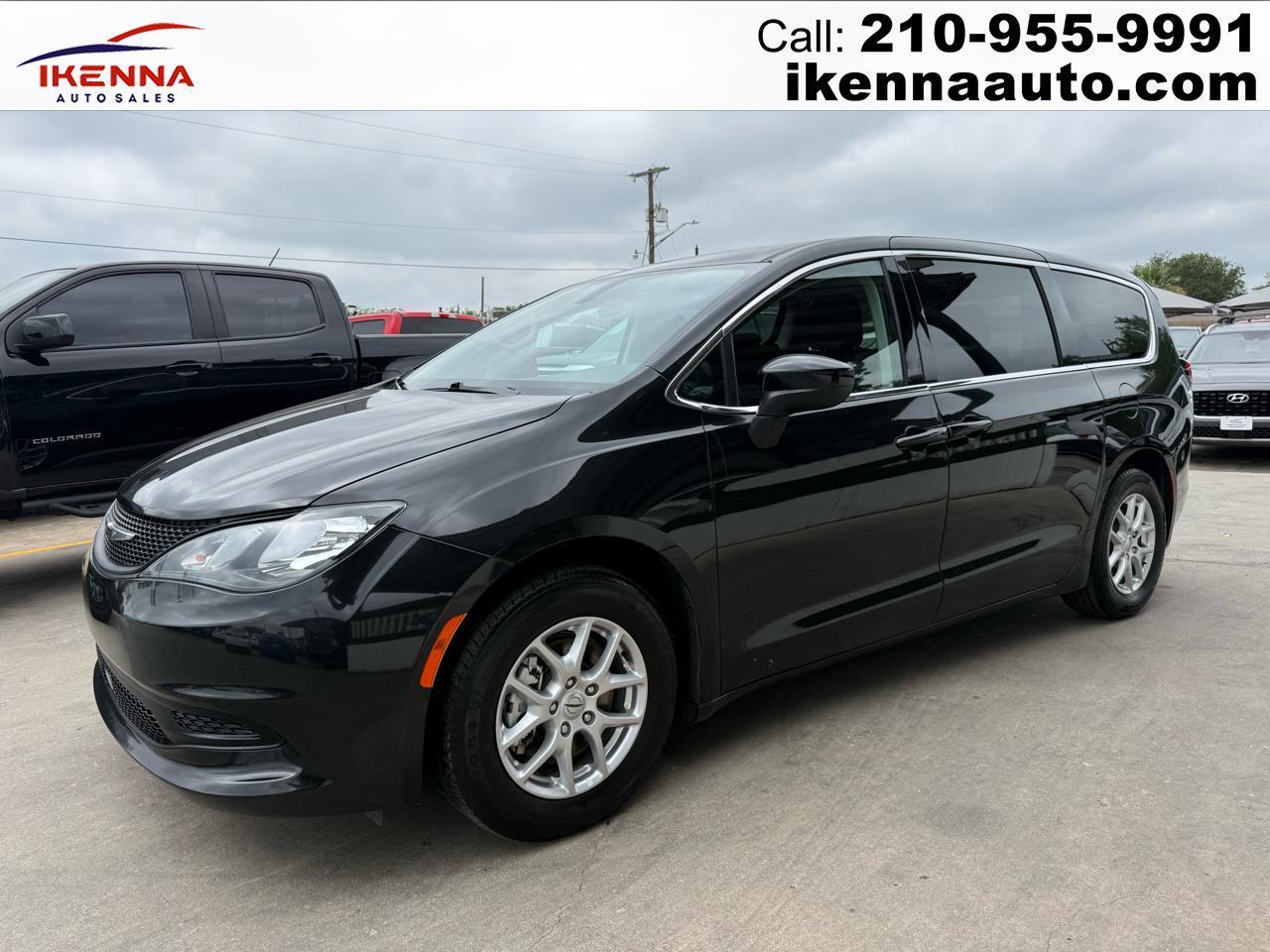 2022 Chrysler Voyager LX FWD