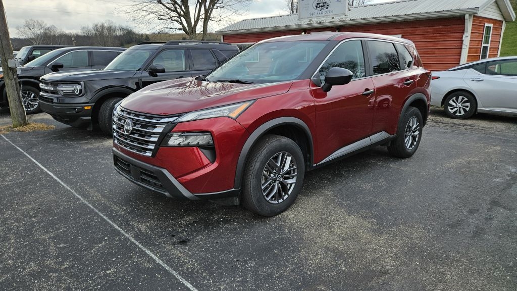 2024 Nissan Rogue S's photo