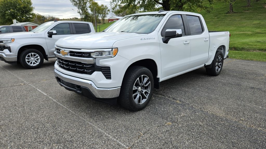 2022 Chevrolet Silverado 1500 LT-L Crew Cab 4WD