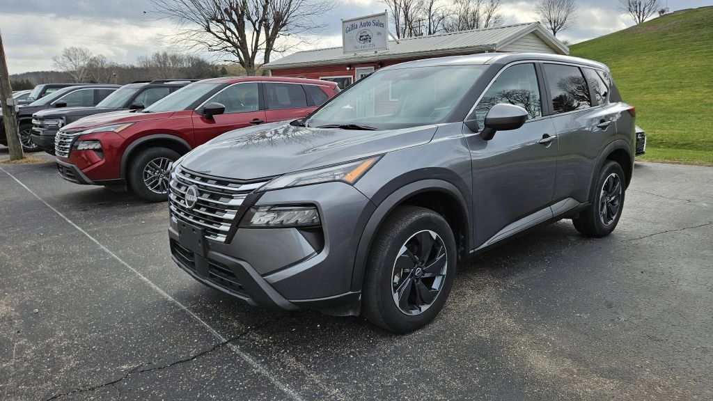 2024 Nissan Rogue SV's photo