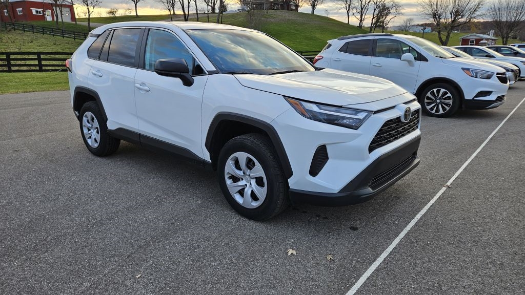 2024 Toyota RAV4 LE photo 2