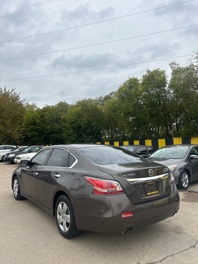 2015 Nissan Altima S's photo