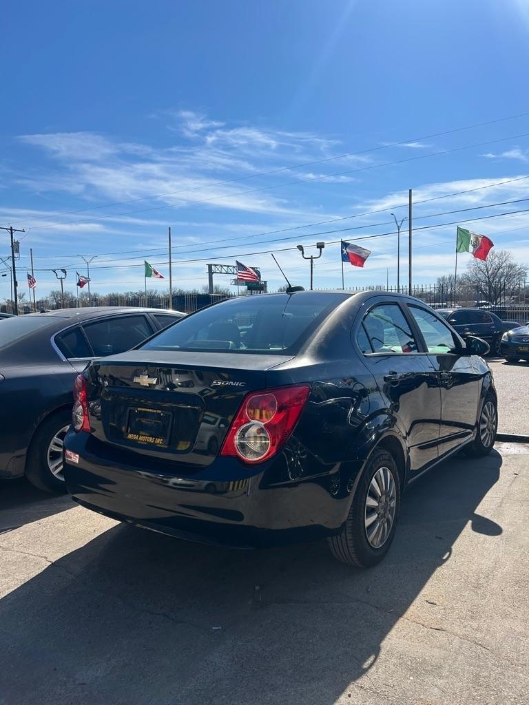 Chevrolet Sonic  2015