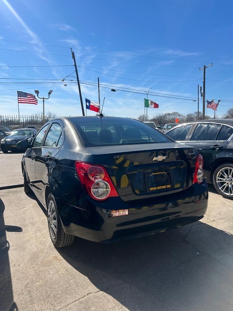 Chevrolet Sonic  2015