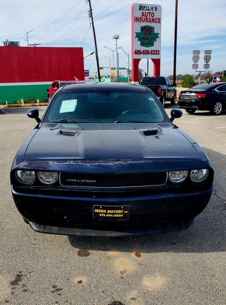 2011 Dodge Challenger SE's photo