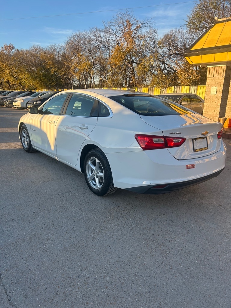 2017 Chevrolet Malibu 1LS's photo