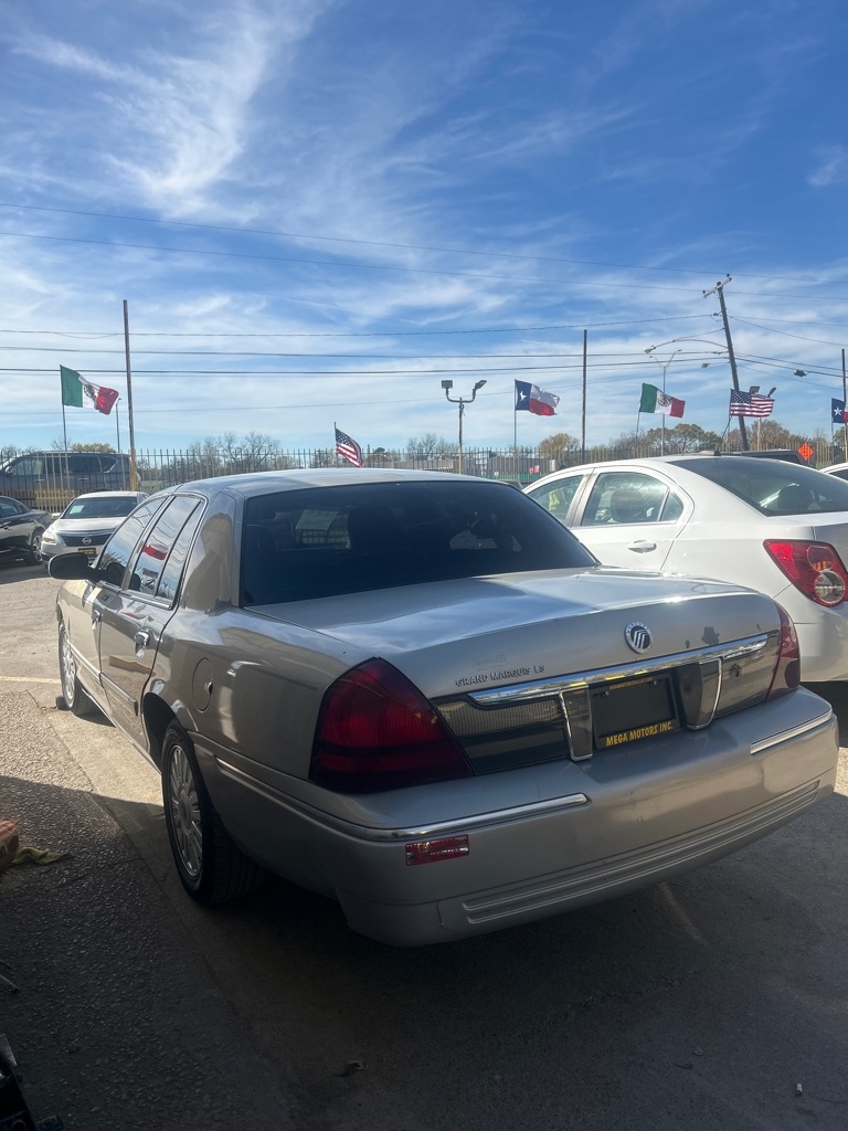 2008 Mercury Grand Marquis LS's photo
