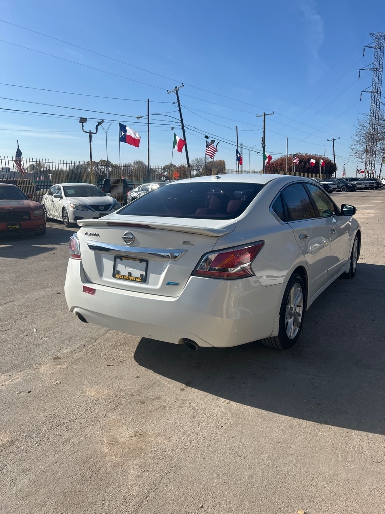 Nissan Altima  2014