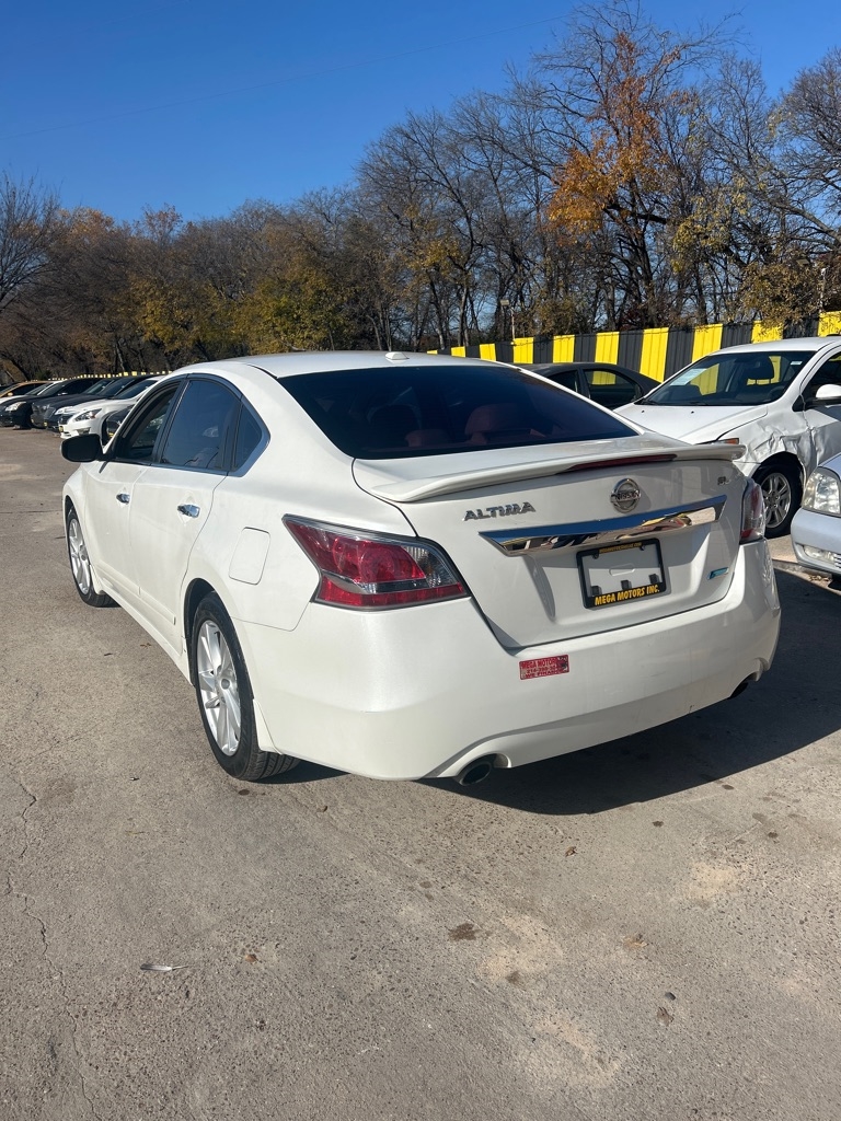 Nissan Altima  2014