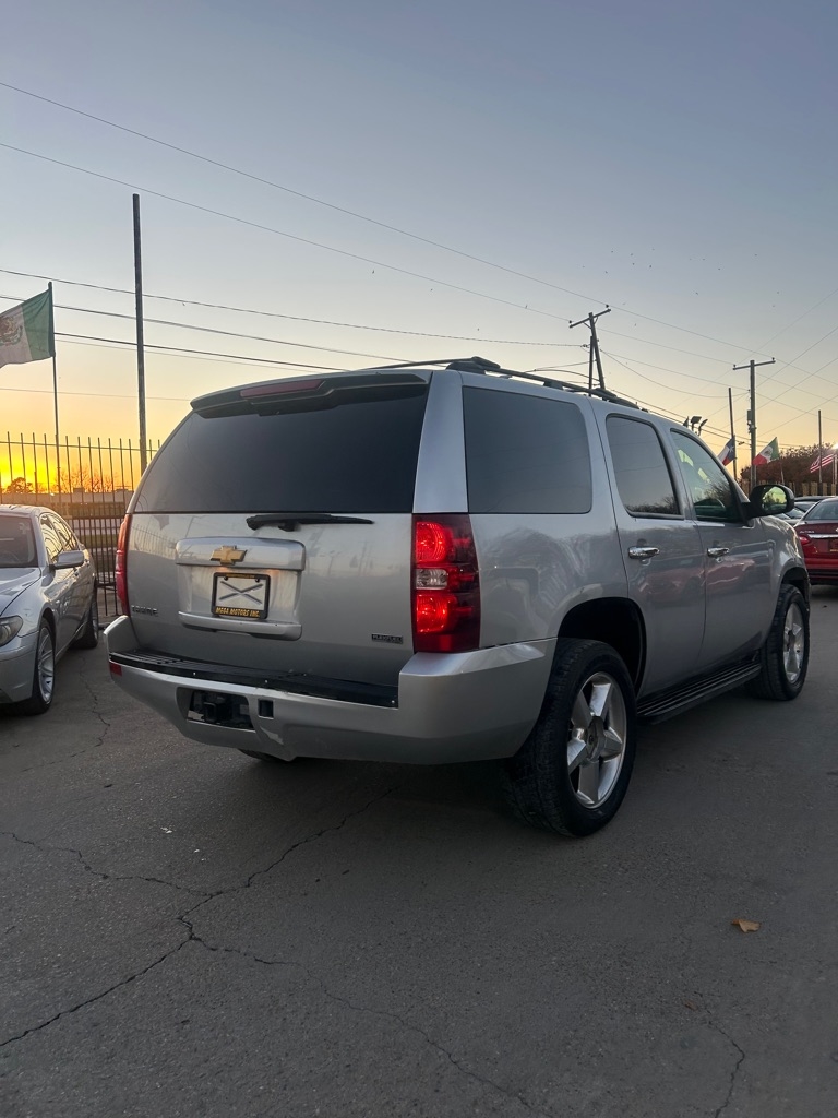 Chevrolet Tahoe  2012