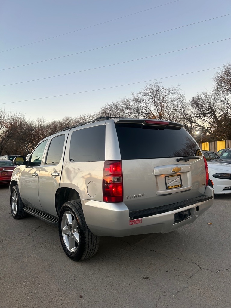 Chevrolet Tahoe  2012