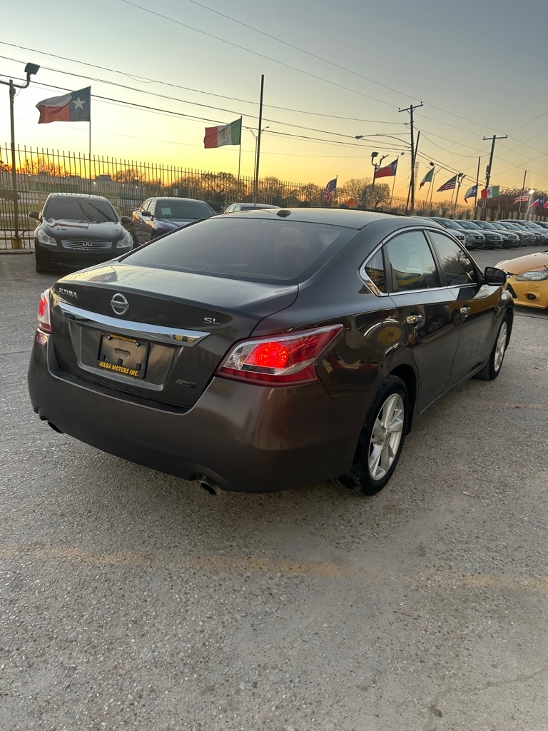 Nissan Altima  2013