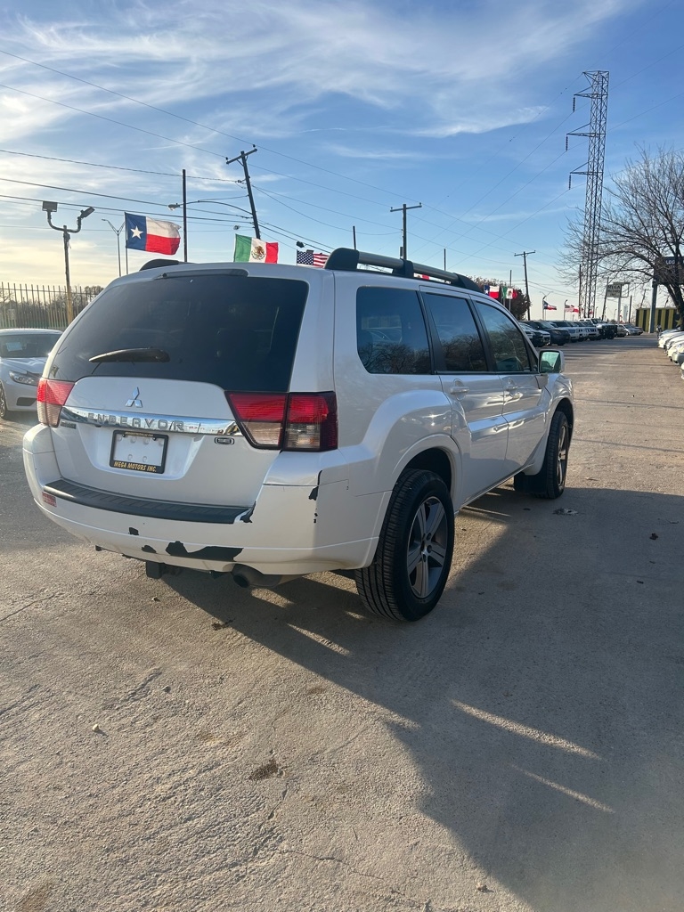 Mitsubishi Endeavor  2011