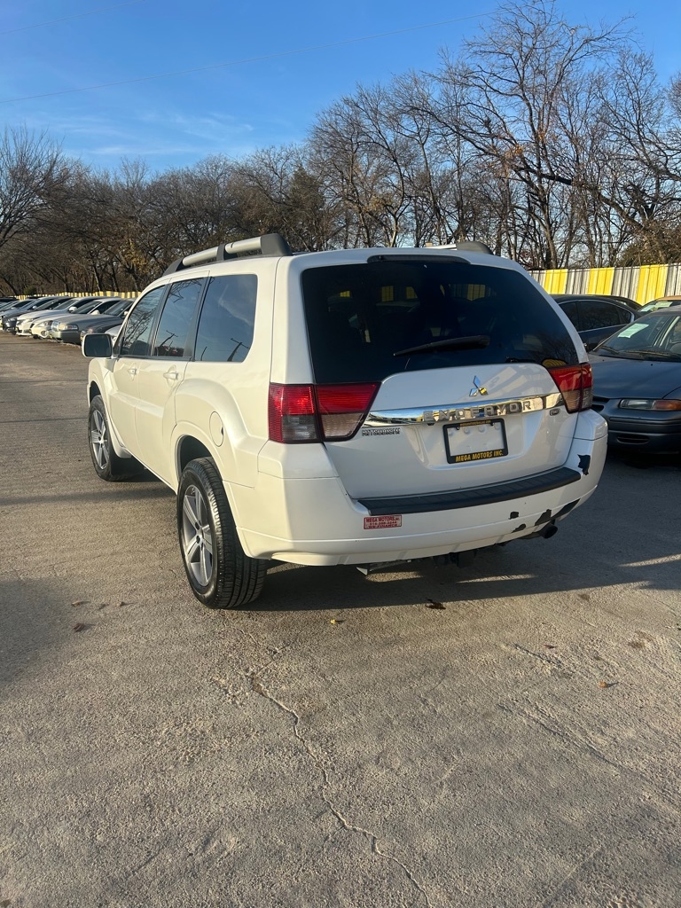 Mitsubishi Endeavor  2011