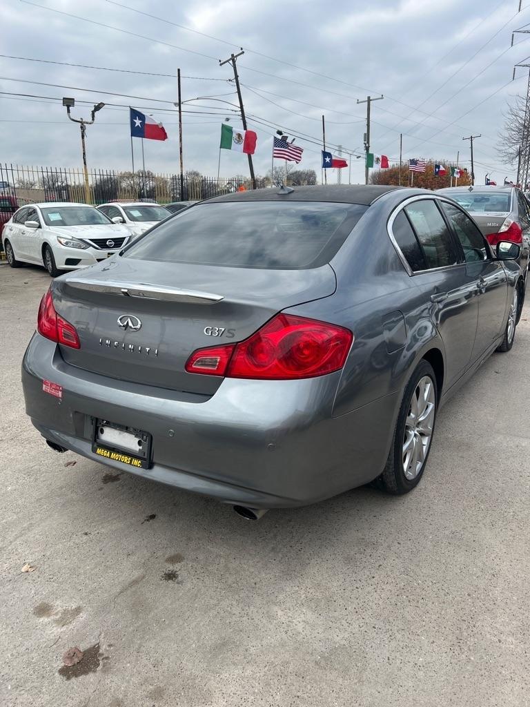 Infiniti G Sedan  2010