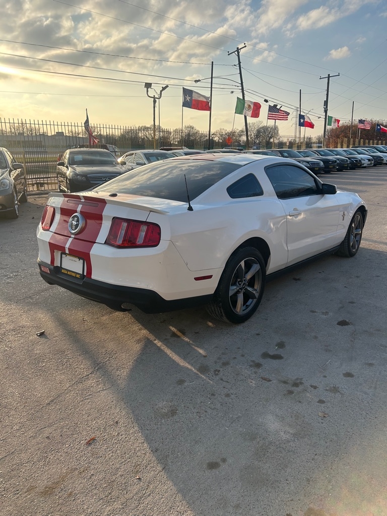 Ford Mustang  2010