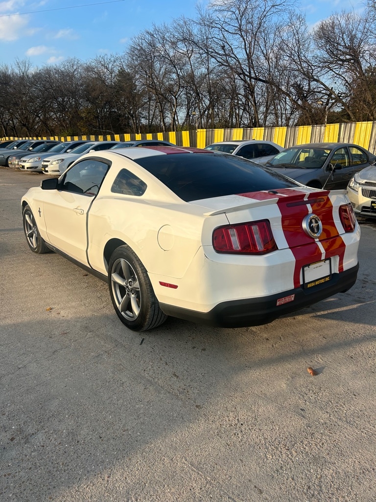 Ford Mustang  2010