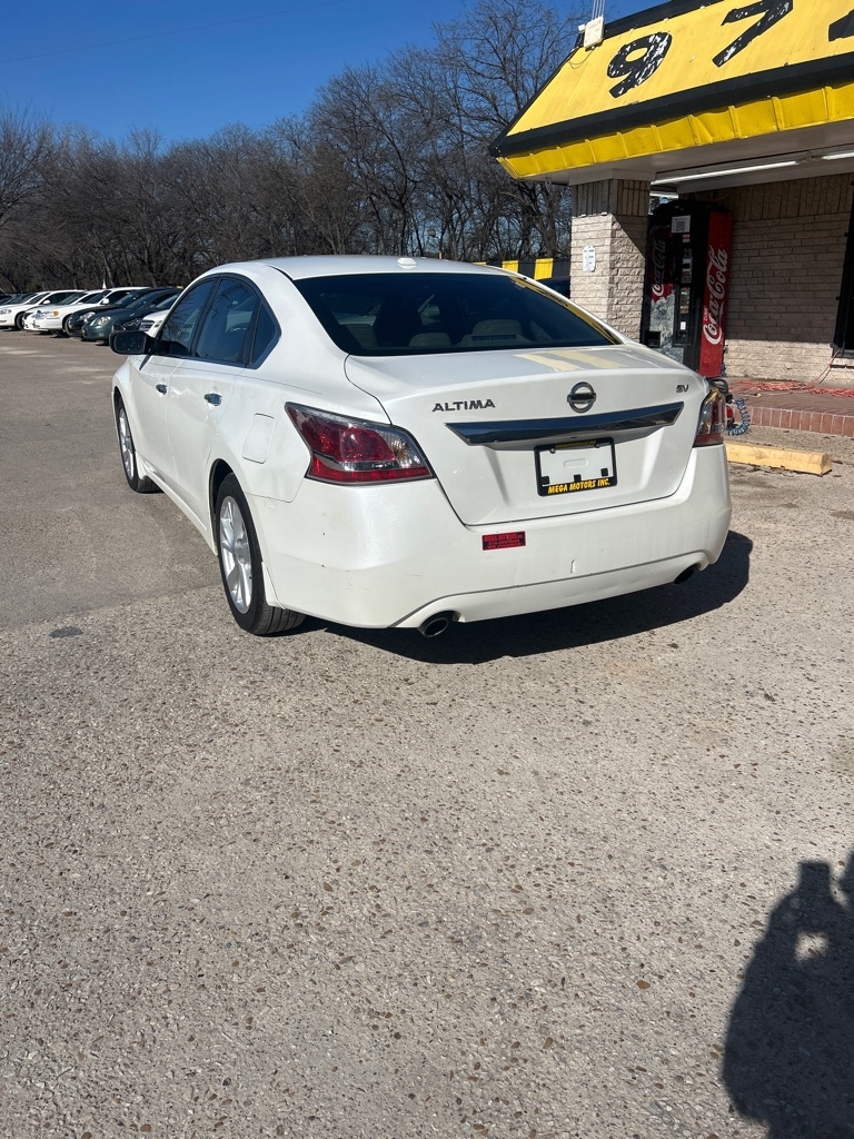 Nissan Altima  2015