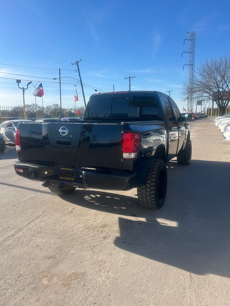 Nissan Titan  2004