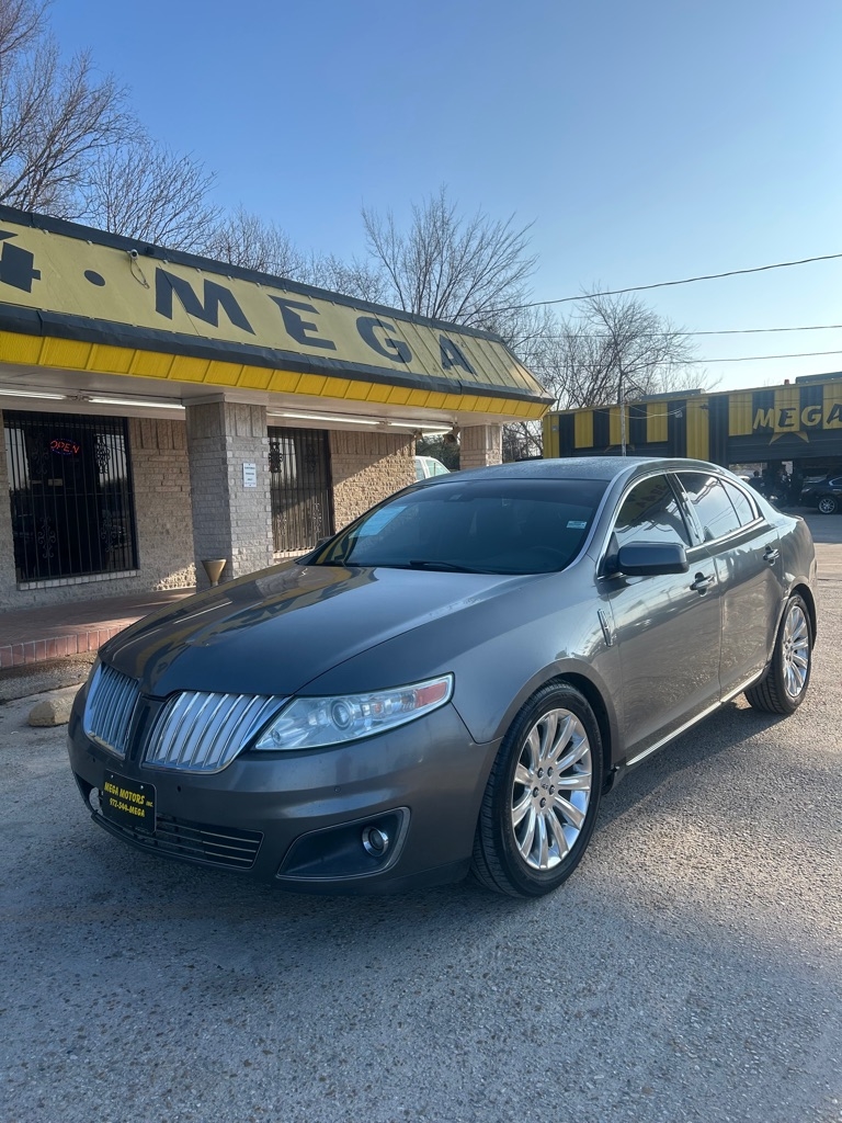 Lincoln MKS  2011