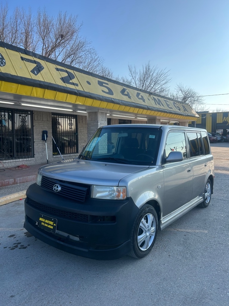 Scion xB  2005