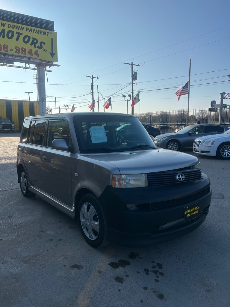Scion xB  2005