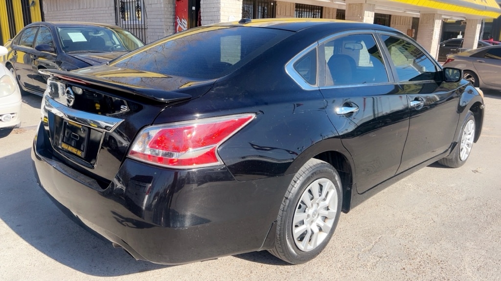 Nissan Altima  2015