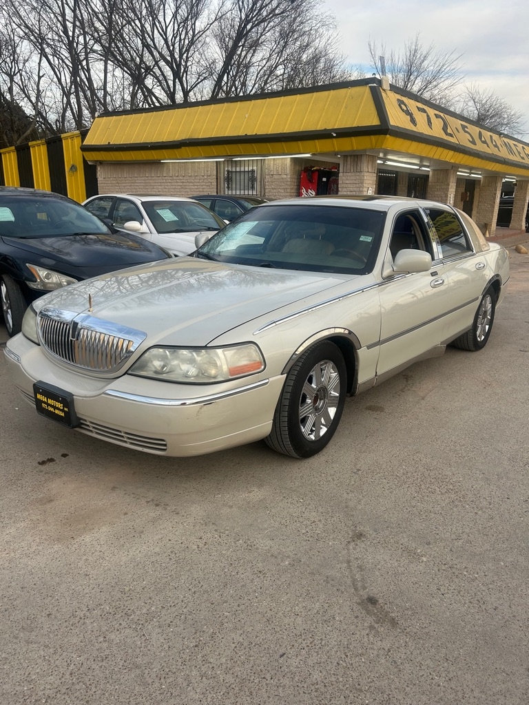 Lincoln Town Car  2004