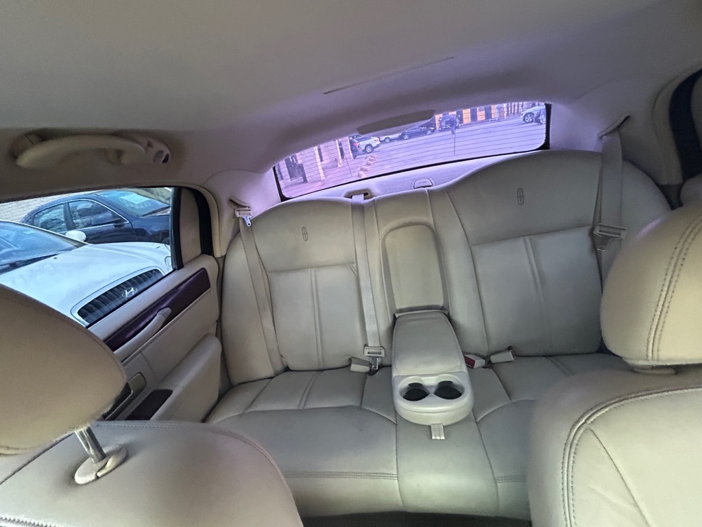 Lincoln Town Car  2004