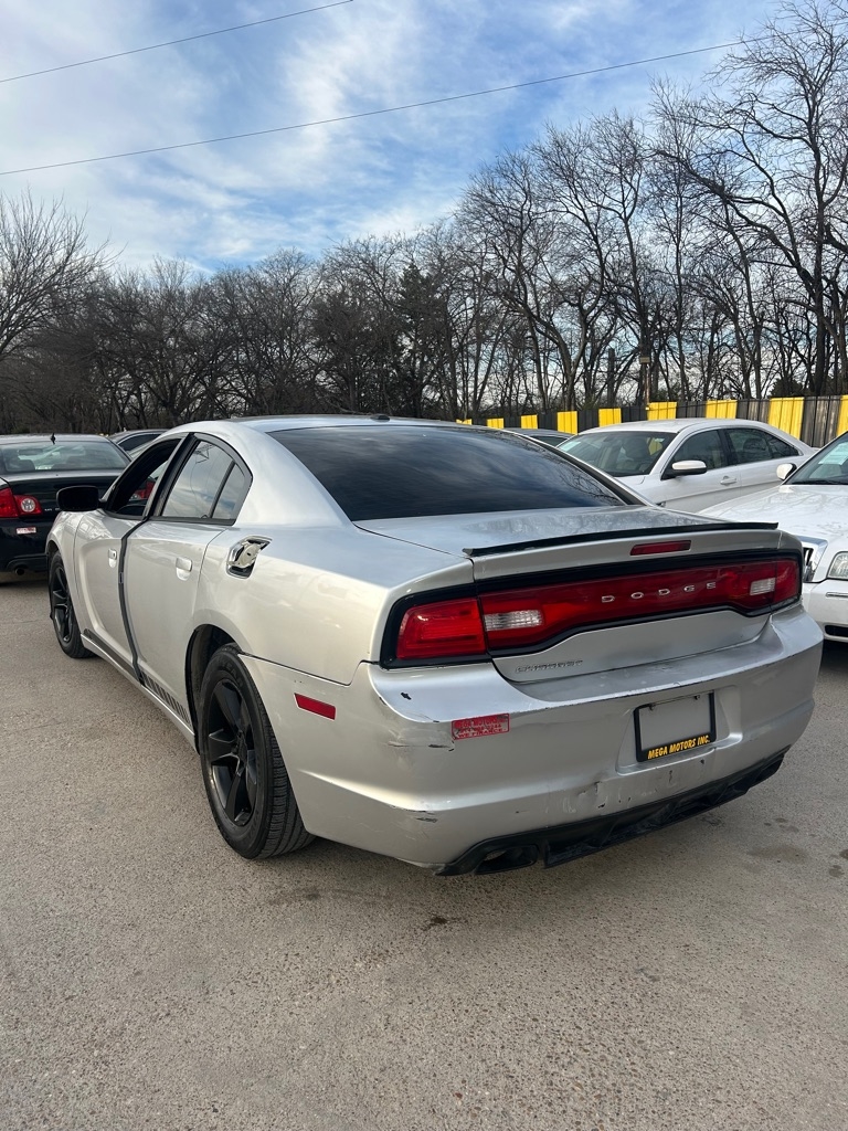 2012 Dodge Charger SE's photo