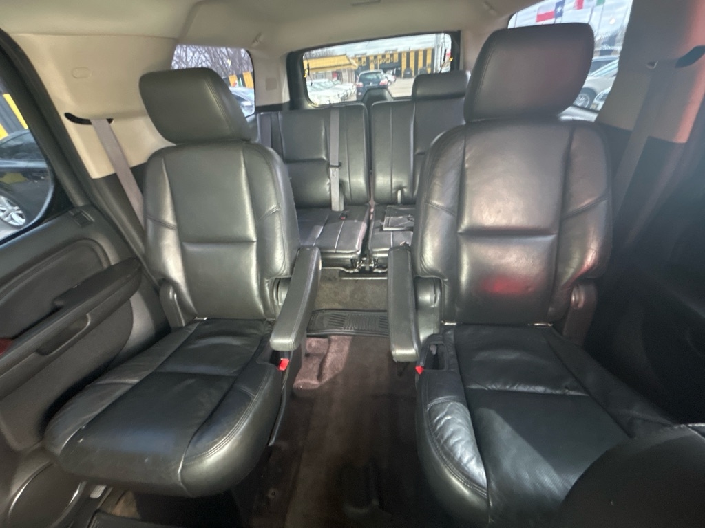 Cadillac Escalade  2011