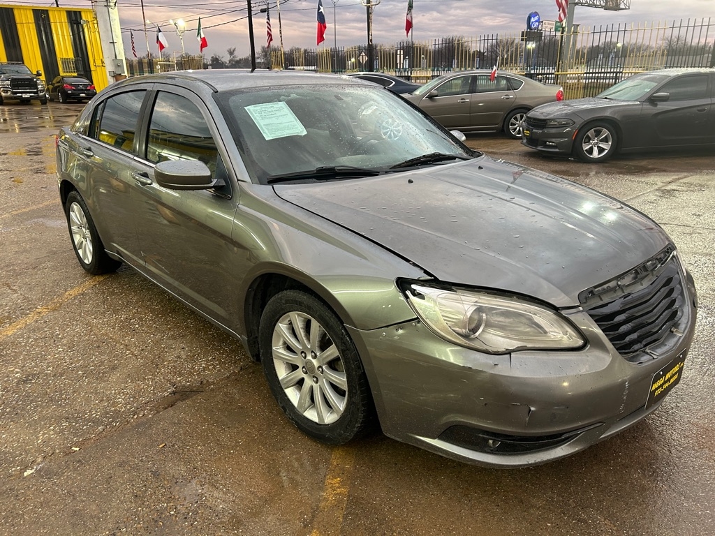Chrysler 200  2011