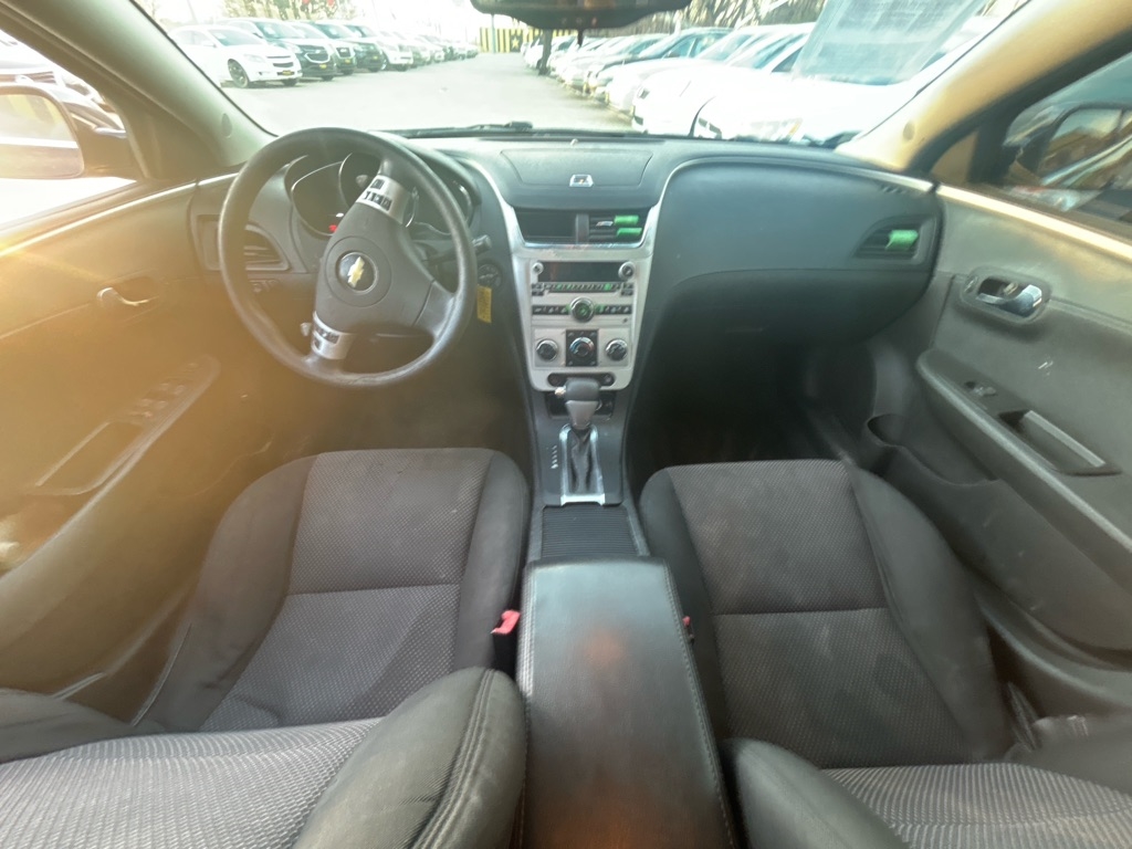 Chevrolet Malibu  2010