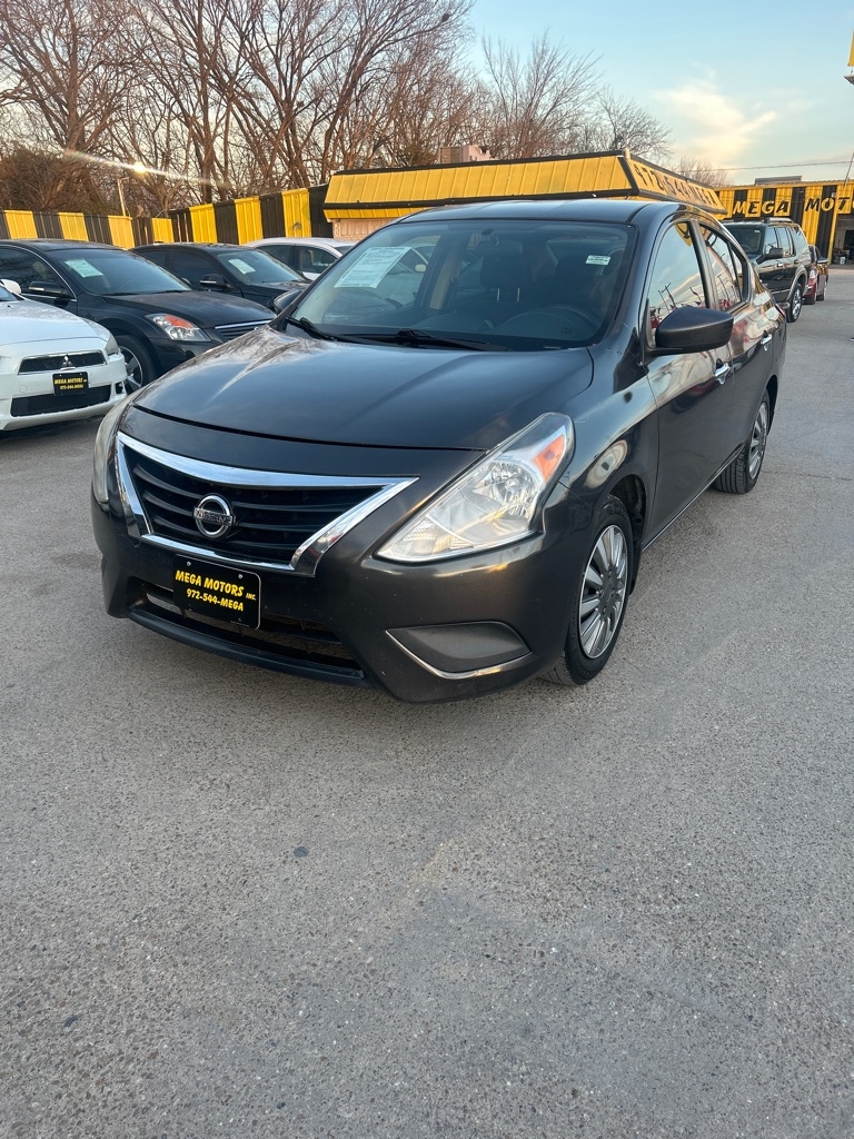 Nissan Versa  2015