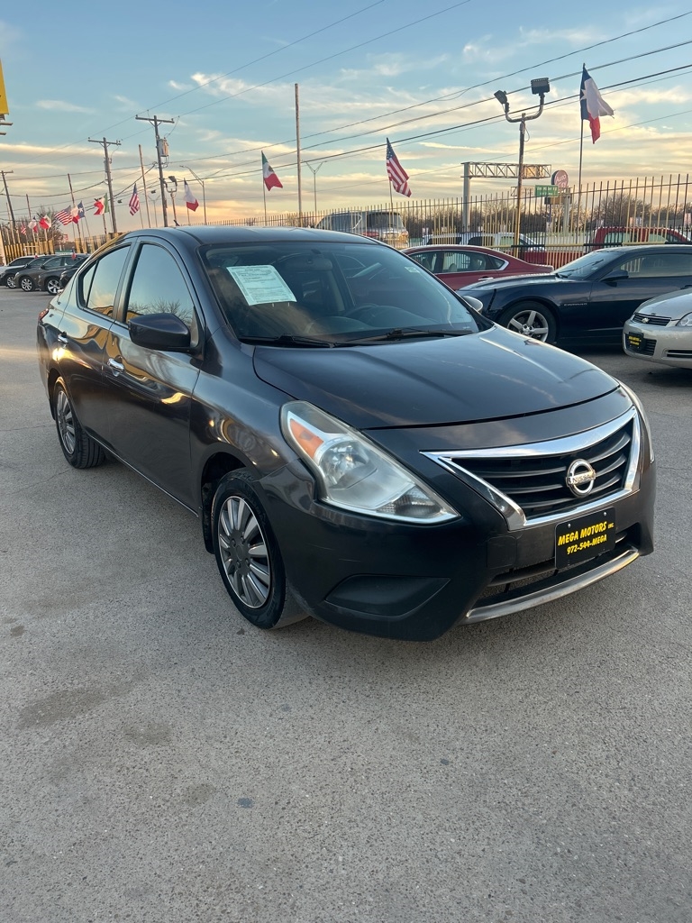 Nissan Versa  2015