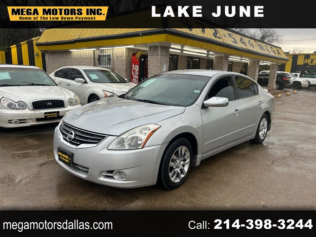 Nissan Altima  2011