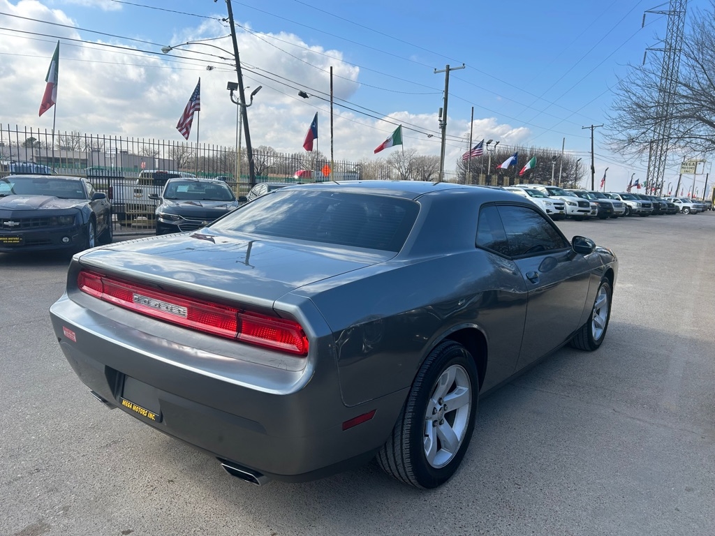 Dodge Challenger  2012