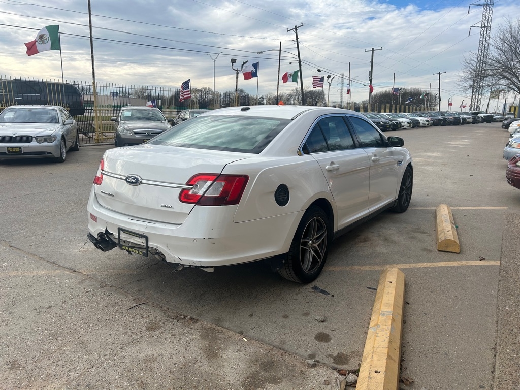 Ford Taurus  2011