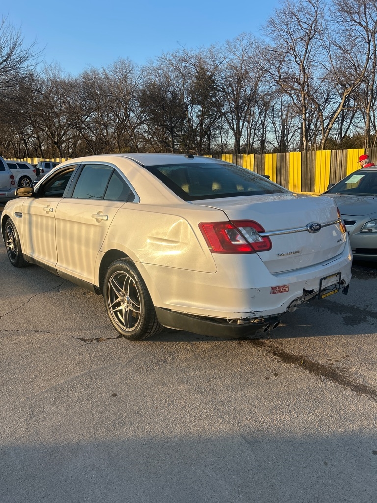 Ford Taurus  2011