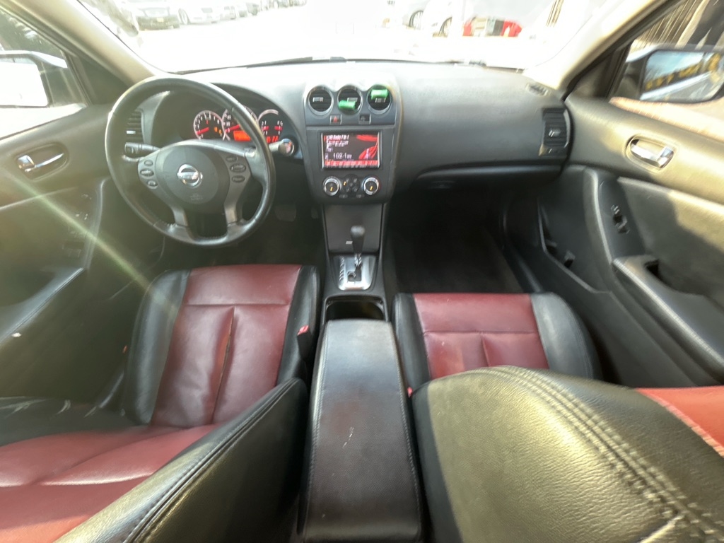 Nissan Altima  2011