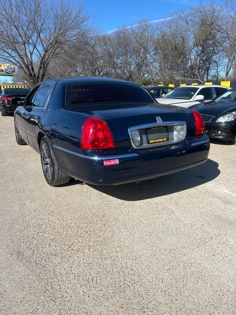 Lincoln Town Car  2007